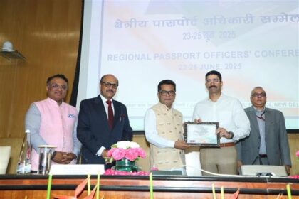 In a historic first, Jammu & Kashmir Police has been adjudged among the best-performing police forces in India for their outstanding contribution to passport verification services for the year 2024-25. Based on official verification data, J&K Police finalized an impressive 134219 passport application verifications during the period Arpil-2024 to March-2025 reflecting an exceptional disposal rate and a commitment to timely service delivery.