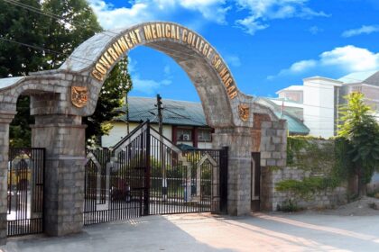 In order to ascertain the facts and circumstances related to the incident that took place at Government SMHS Hospital Srinagar on July 23, 2025, Mission Director, National Health Mission J&K, Baseer ul Haq Chaudhary, who has been appointed as the Inquiry Officer, has asked people with knowledge of the incident to record their statement before him.