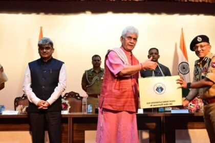 Lieutenant Governor Manoj Sinha on Tuesday felicitated the officers of Shri Amarnathji Shrine Board (SASB), Administration, J&K Police, Army, CAPFs, BRO, service providers, medical professionals, NGOs and other stakeholders for the successful conduct of Shri Amarnath Ji Yatra-2025.
