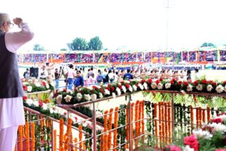 CM Omar Abdullah Hoists Tricolour at Bakshi Stadium