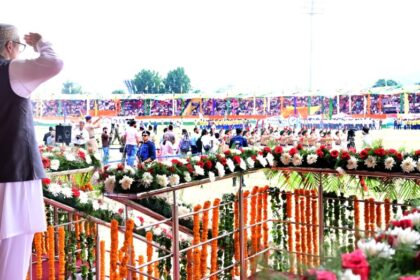 CM Omar Abdullah Hoists Tricolour at Bakshi Stadium