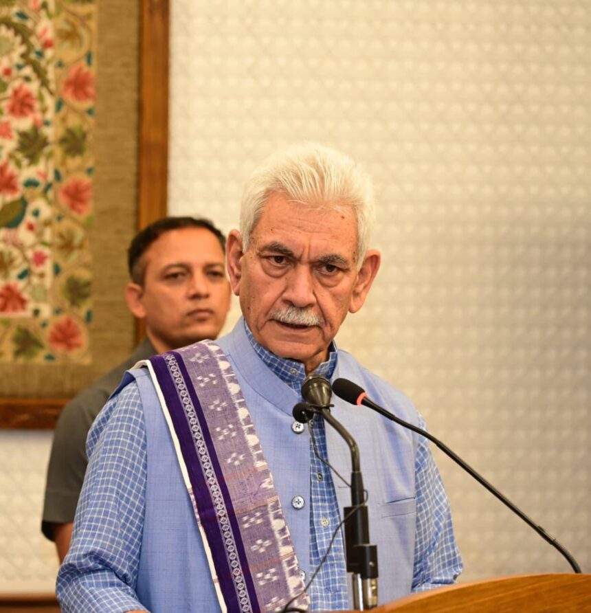 Lieutenant Governor Interacts with Officers Attending NDC Course