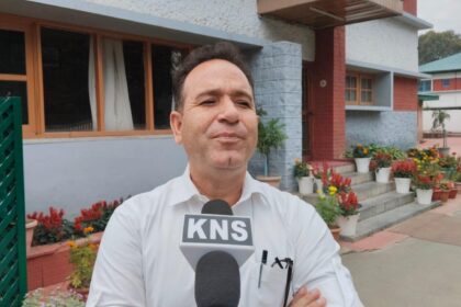 'Didn't take concrete steps,' Sunil Sharma says CM Omar responsible for apple growers' losses