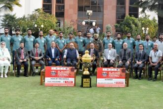 MD & CEO felicitates J&K Bank Team for winning 20th J&K Martyr’s Memorial Football Tournament 2025