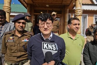 DC Baramulla Reviews Winter Preparedness to Ensure Better Tourist Experience in Gulmarg