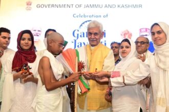 LG Sinha Calls for Embracing Gandhian Ideals to Tackle Contemporary Challenges