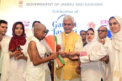 LG Sinha Calls for Embracing Gandhian Ideals to Tackle Contemporary Challenges