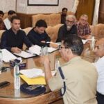 Divisional Commissioner Kashmir Reviews Measures to Decongest Srinagar Roads