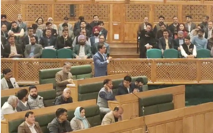 Tanvir Sadiq questions govt over advertisement denial to newspapers