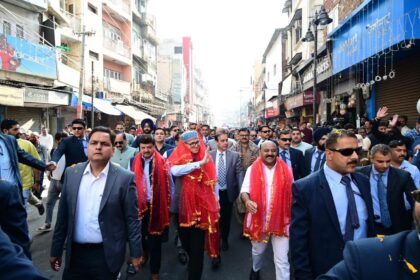 CM Omar Abdullah Receives Warm Welcome in Jammu for Darbar Move