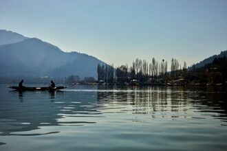 Night chill continues across Kashmir Valley, temperatures fluctuate