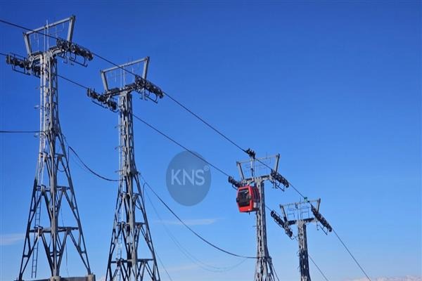 Fresh snowfall keeps Gondola ride busiest spot in Gulmarg