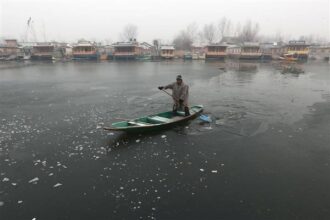 Cold wave intensifies as mercury dips across J&K, Ladakh