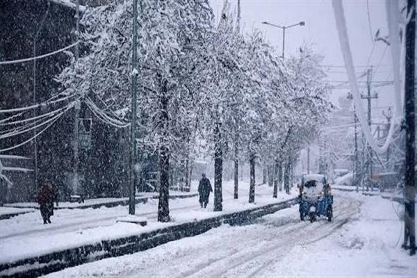 Weak western disturbances likely to bring light rain, snow