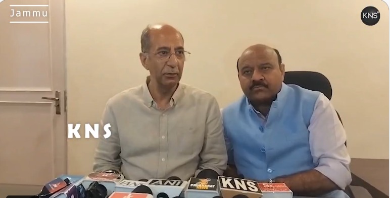 Stop misleading people on Urdu. There is no order removing it from syllabus or recruitment. Such claims create confusion. Opposition must question responsibly, not spread fear among the public: Advisor to CM #nasirsogami reacts to #IltijaMufti_