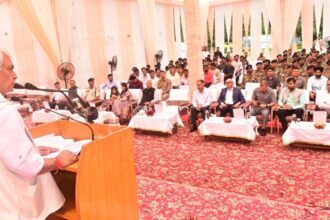 LG Sinha hails Gujarat, Maharashtra as India's growth engines